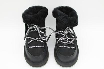 Blurred Micro Black Boots