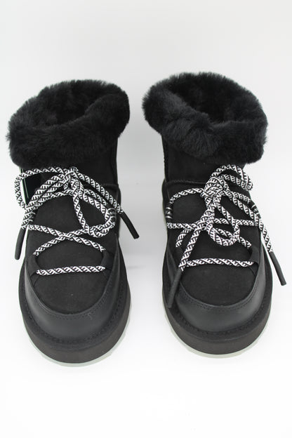 Blurred Micro Black Boots