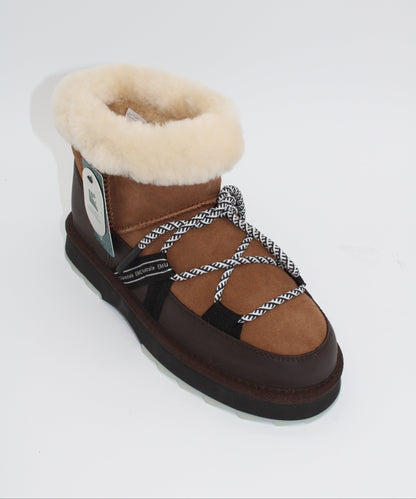 Blurred Micro Chestnut Boots