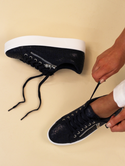 Charm Navy Trainer