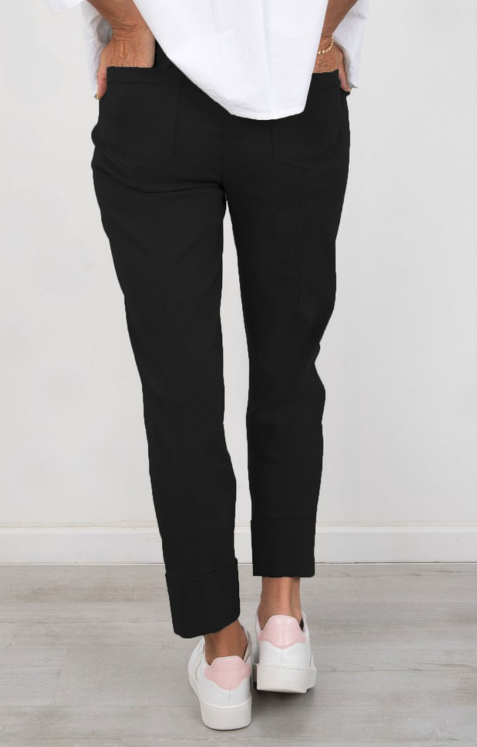 Bella 09 Ankle Grazer Trousers Black